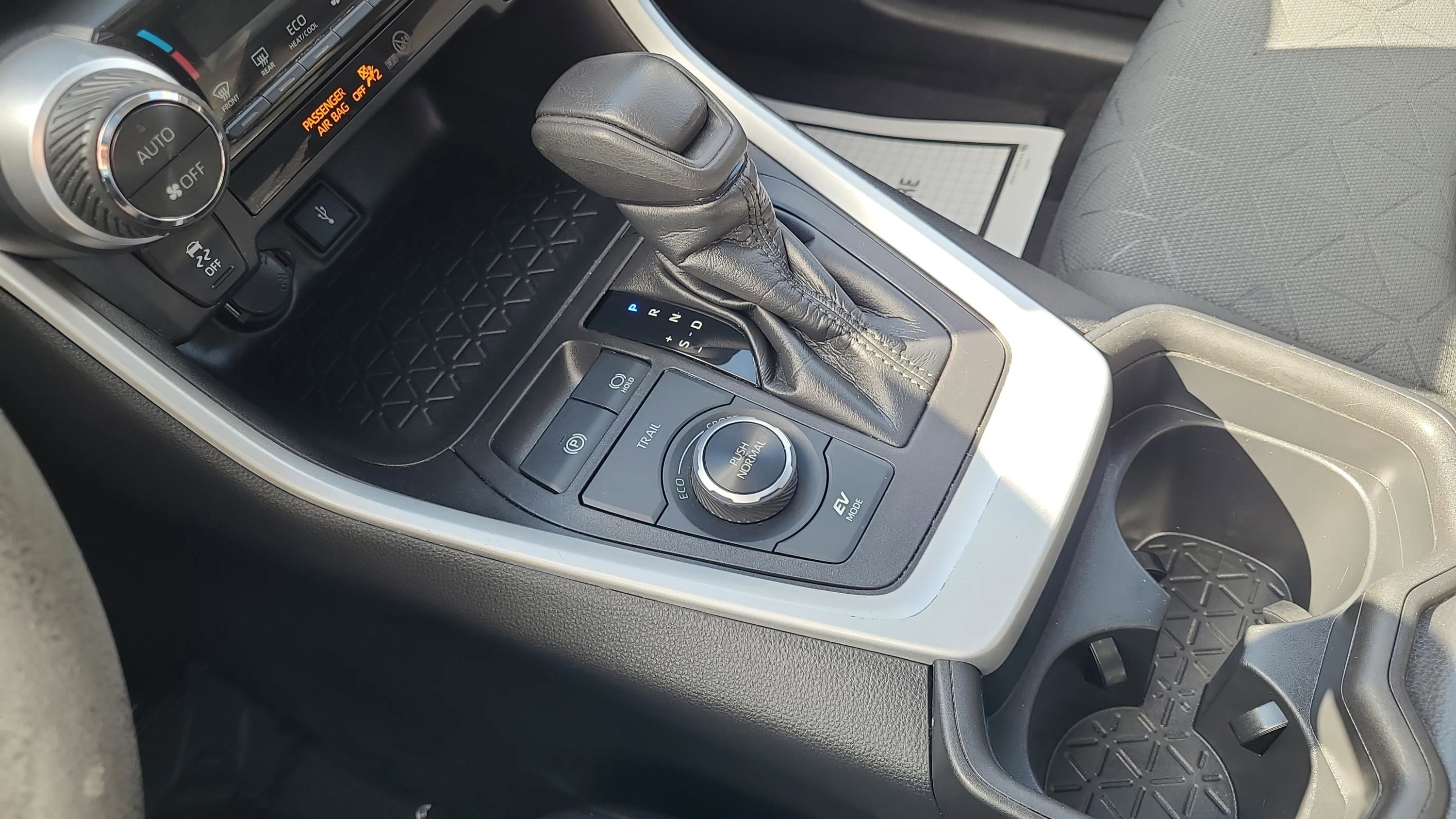 Used 2021 Toyota RAV4 XLE w/ Convenience Package AWD/4WD image 23