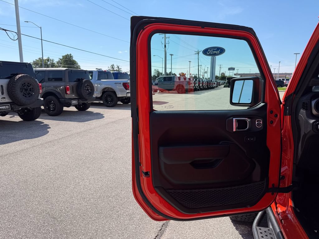 Used 2023 Jeep Wrangler Unlimited Sport AWD/4WD image 12