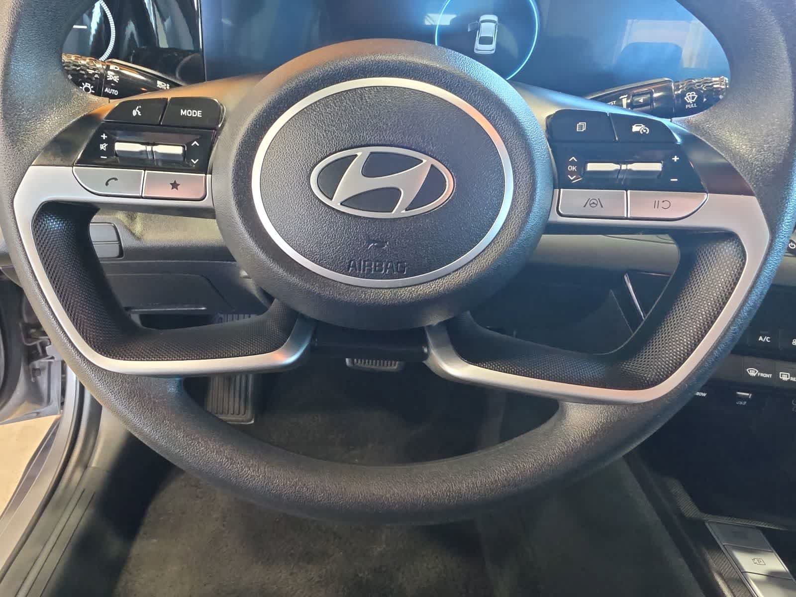 Used 2024 Hyundai Elantra SEL FWD image 19