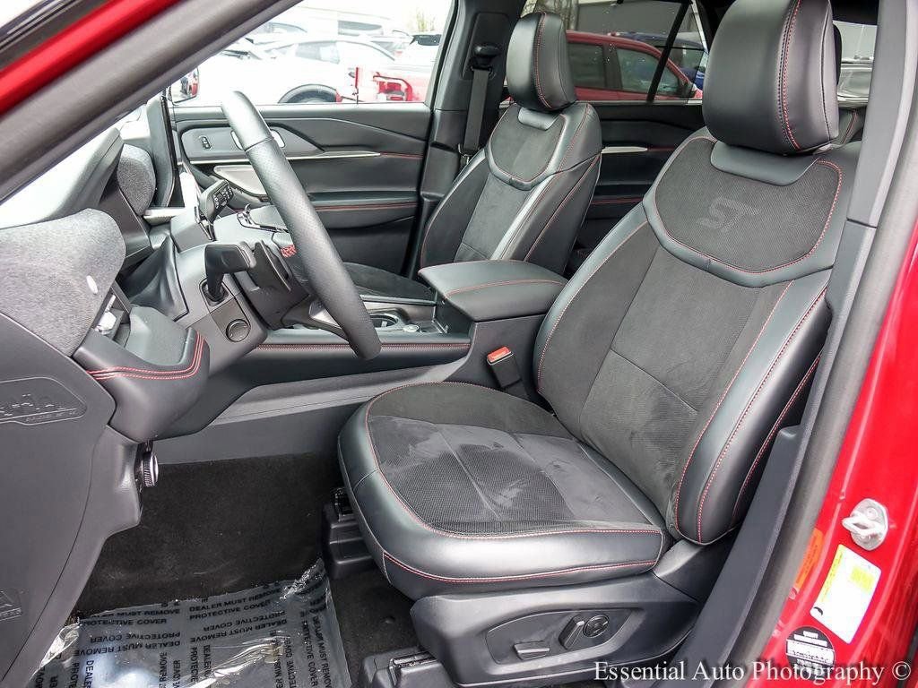 Certified 2025 Ford Explorer ST image 9