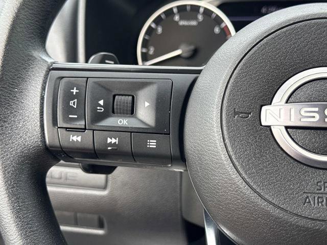 Used 2023 Nissan Rogue S AWD/4WD image 17