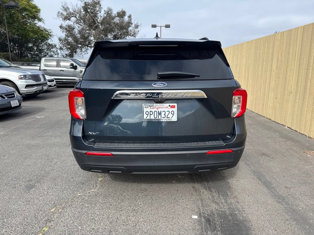 Certified 2024 Ford Explorer XLT RWD image 4