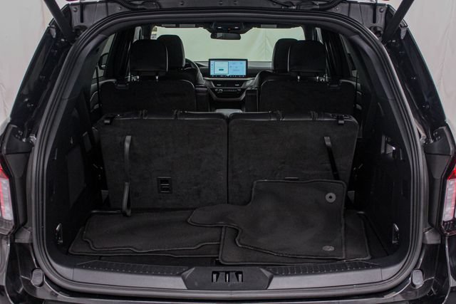 Certified 2025 Ford Explorer ST-Line AWD/4WD image 11