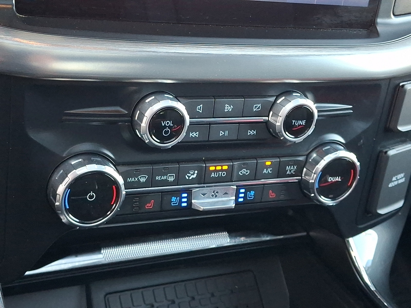 Certified 2023 Ford F150 Lariat AWD/4WD image 17