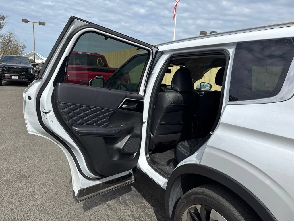 Used 2024 Mitsubishi Outlander SEL FWD image 11