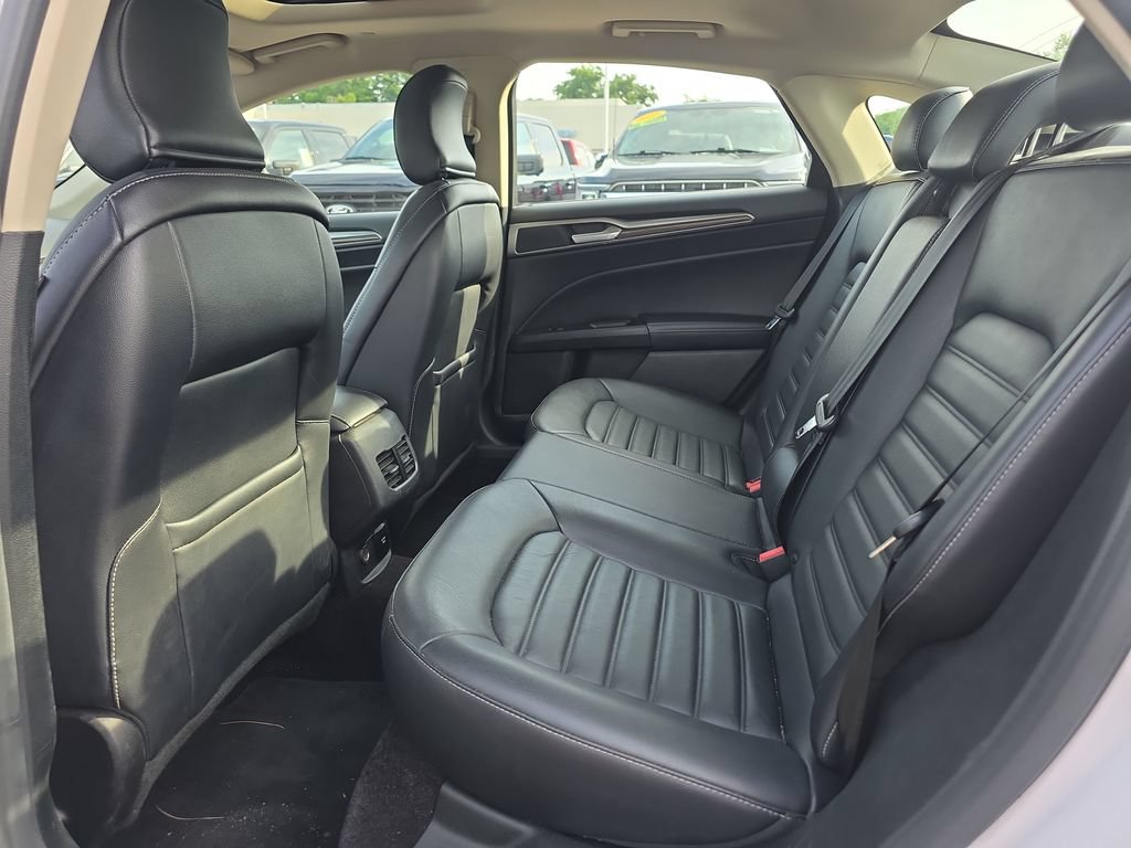 Certified 2017 Ford Fusion Energi SE FWD image 17
