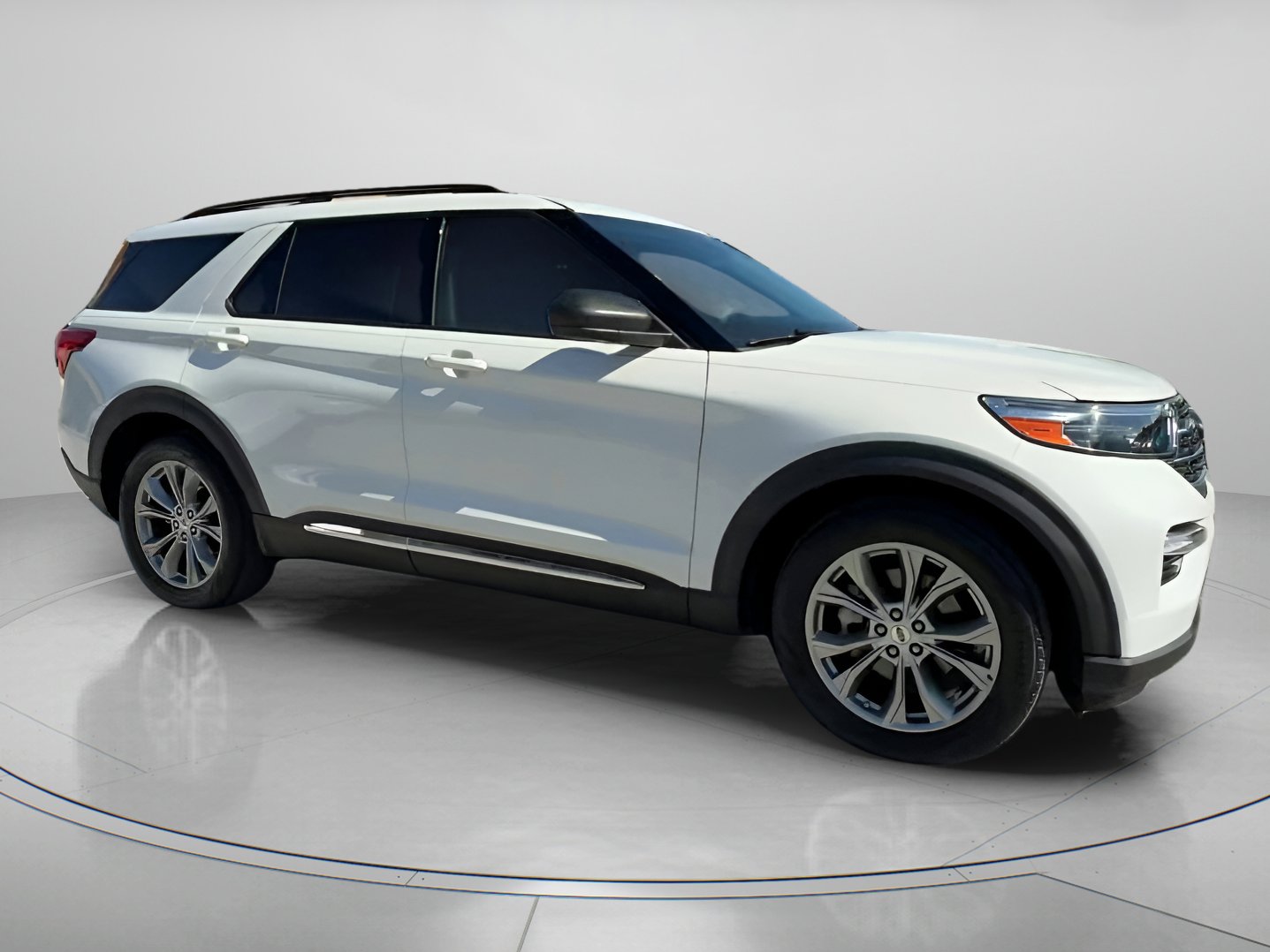 Certified 2022 Ford Explorer XLT w/ Equipment Group 202A image 33