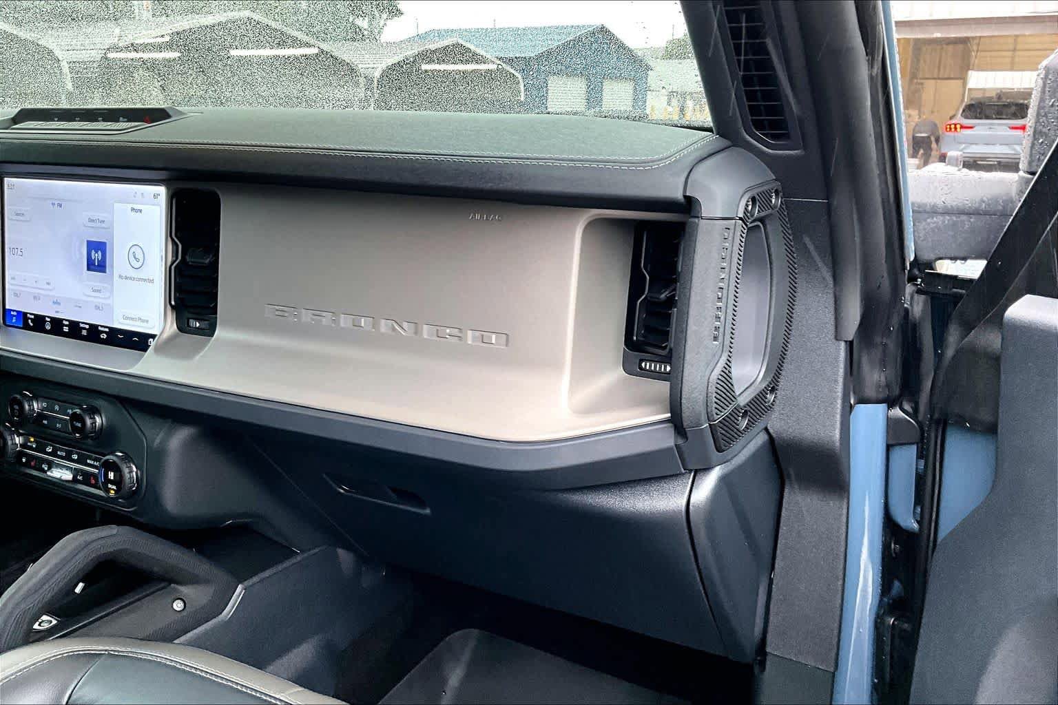Certified 2025 Ford Bronco Outer Banks w/ Sasquatch Package AWD/4WD image 19