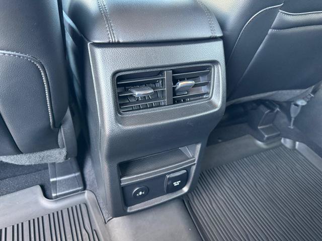 Certified 2024 Ford Edge SEL w/ Convenience Package AWD/4WD image 17