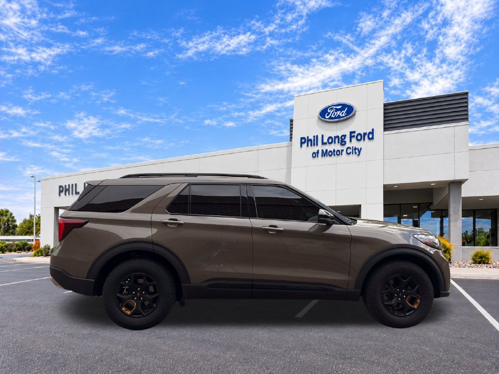 Certified 2026 Ford Explorer ST AWD/4WD image 9