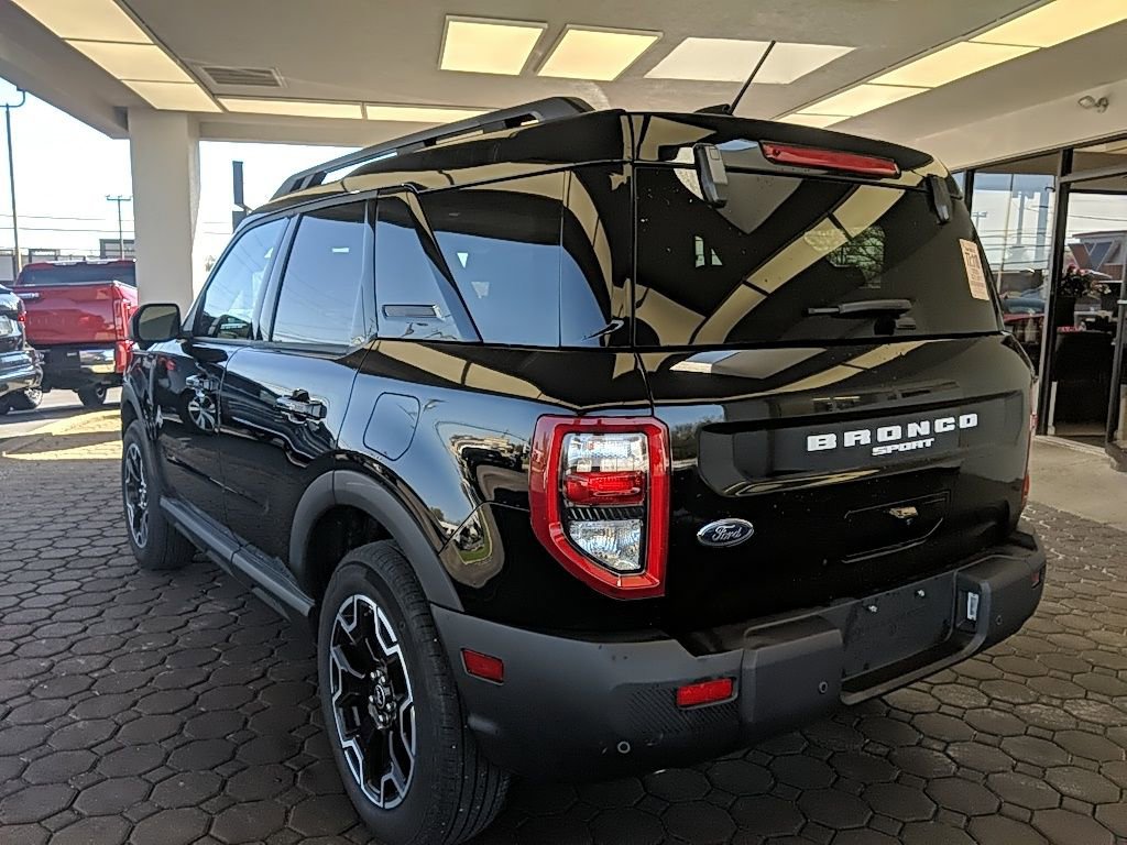 Certified 2025 Ford Bronco Sport Outer Banks w/ Outer Banks Tech Package+ AWD/4WD image 8