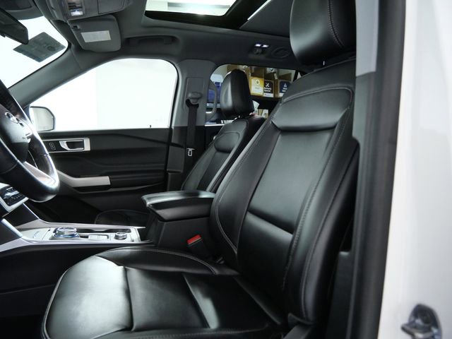 Certified 2023 Ford Explorer XLT w/ Equipment Group 202A AWD/4WD image 16