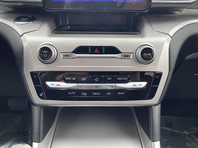 Certified 2022 Ford Explorer XLT w/ Equipment Group 202A image 27