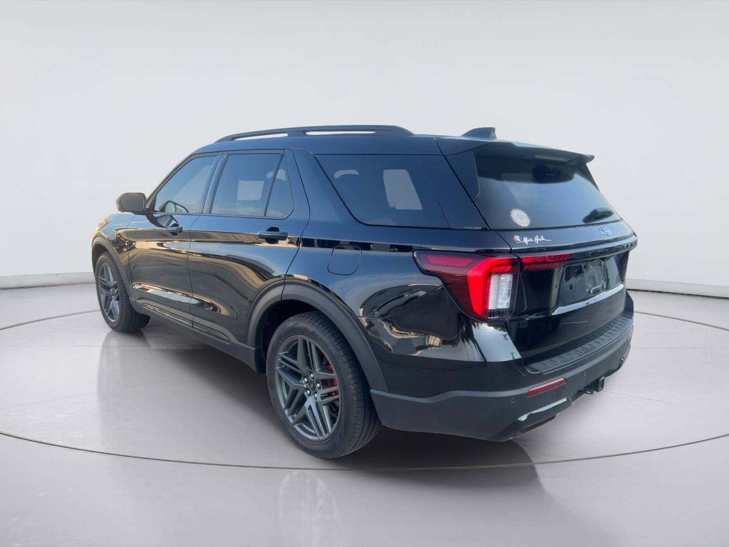 Certified 2026 Ford Explorer ST-Line w/ ST-Line Street Pack RWD image 5