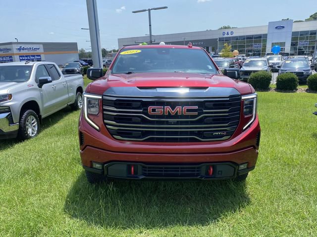 Used 2023 GMC Sierra 1500 AT4 w/ Technology Package AWD/4WD image 2