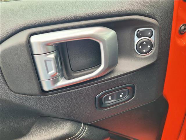 Used 2023 Jeep Wrangler Unlimited Sahara AWD/4WD image 16