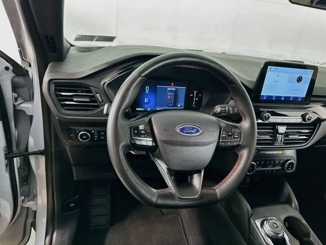 Certified 2025 Ford Escape ST-Line Select AWD/4WD image 25