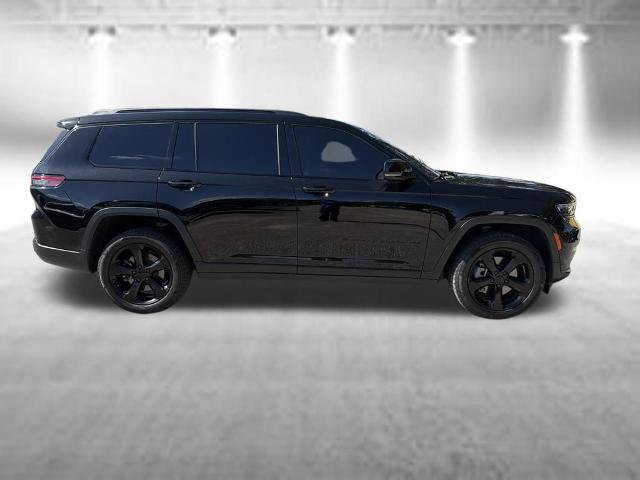 Used 2024 Jeep Grand Cherokee L Limited w/ Black Appearance Package RWD image 4