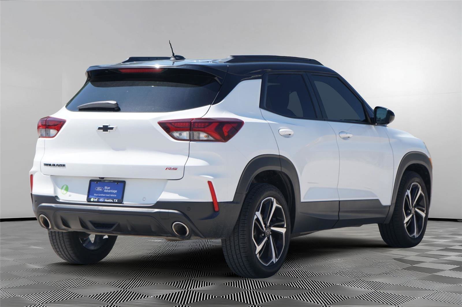 Used 2021 Chevrolet TrailBlazer RS w/ Technology Package FWD image 5