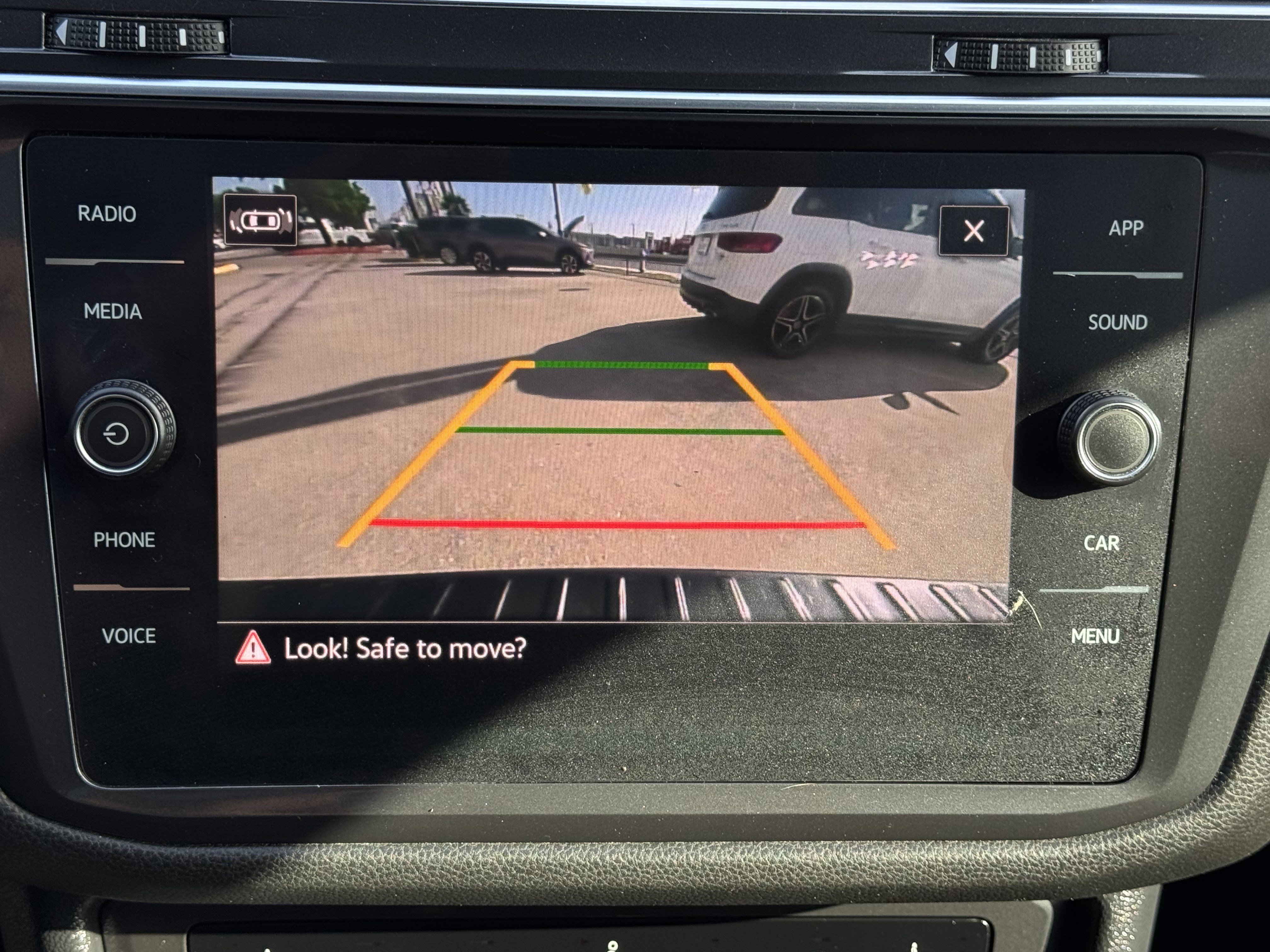 Used 2023 Volkswagen Tiguan SE R-Line image 24