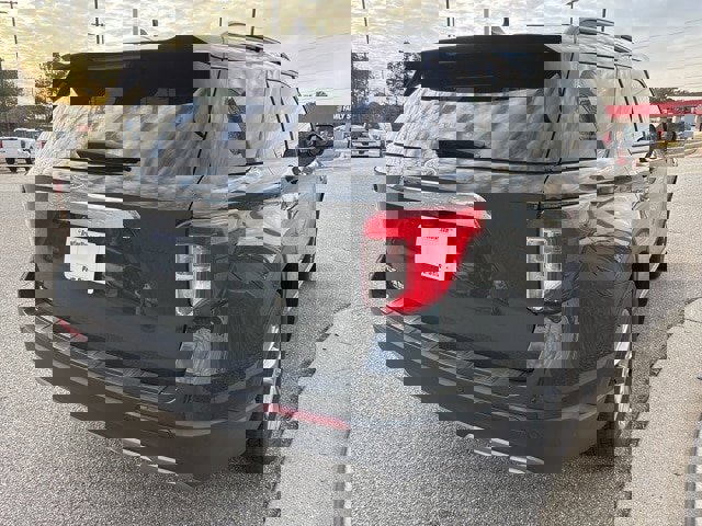 Certified 2022 Ford Explorer XLT w/ Equipment Group 202A image 8