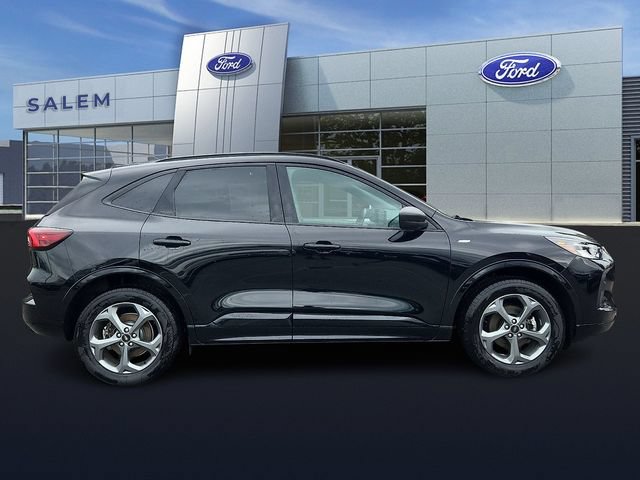 Certified 2023 Ford Escape ST-Line w/ Tech Pack #1 AWD/4WD image 2