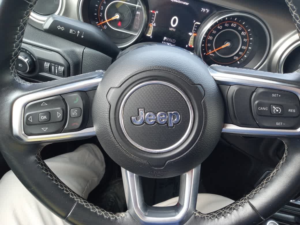 Used 2018 Jeep Wrangler Unlimited Sahara AWD/4WD image 14