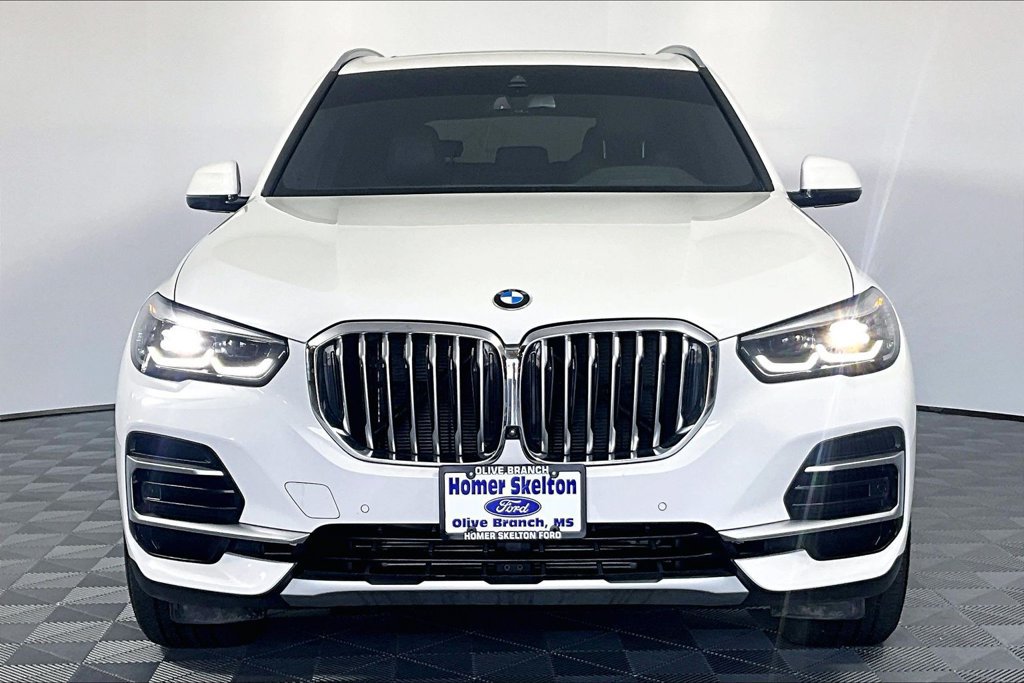 Used 2022 BMW X5 xDrive40i w/ Premium Package AWD/4WD image 3