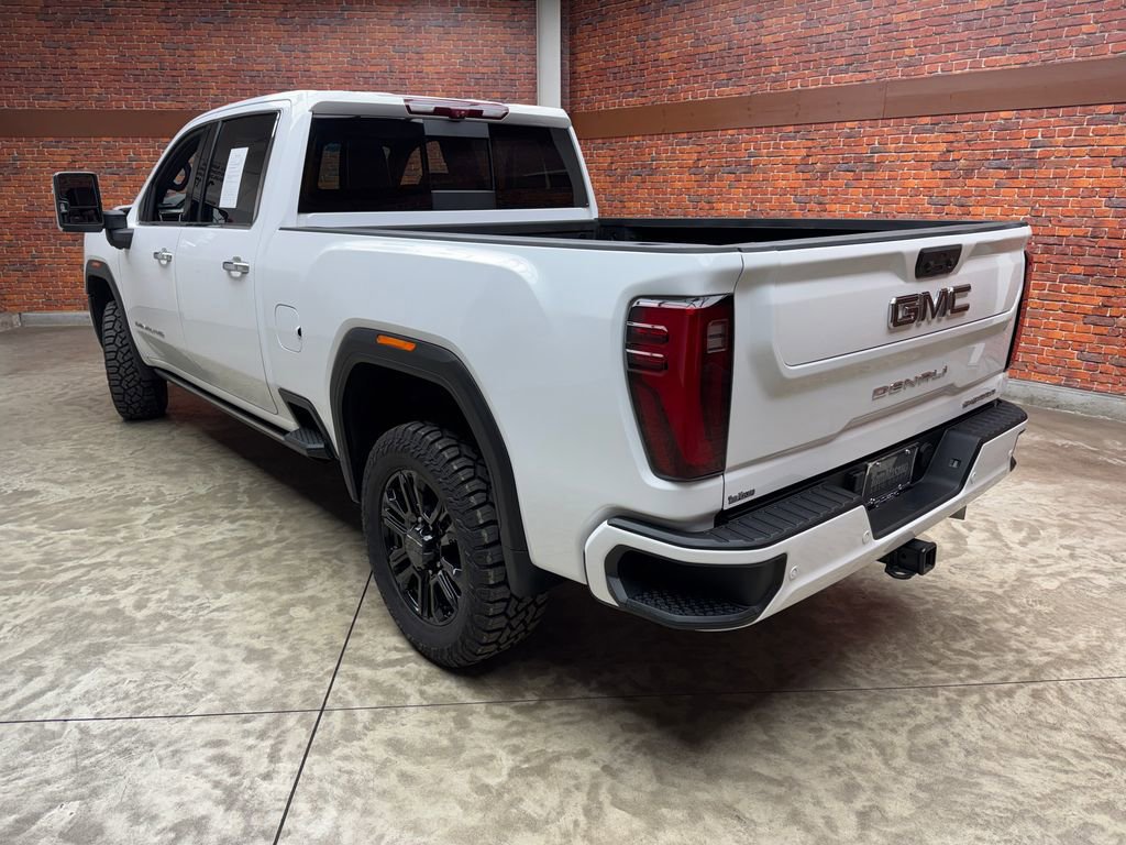 Used 2024 GMC Sierra 2500 Denali Ultimate AWD/4WD image 2