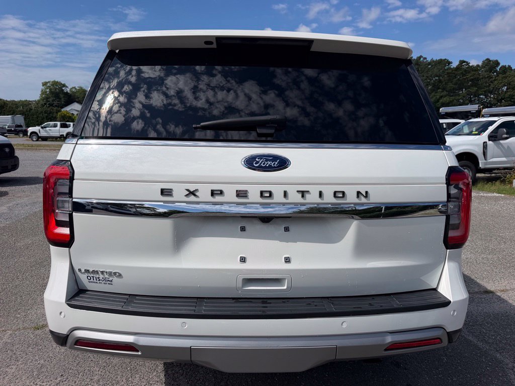 Certified 2024 Ford Expedition Limited AWD/4WD image 3