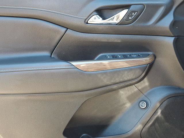 Used 2023 GMC Acadia SLE w/ Driver Convenience Package FWD image 16