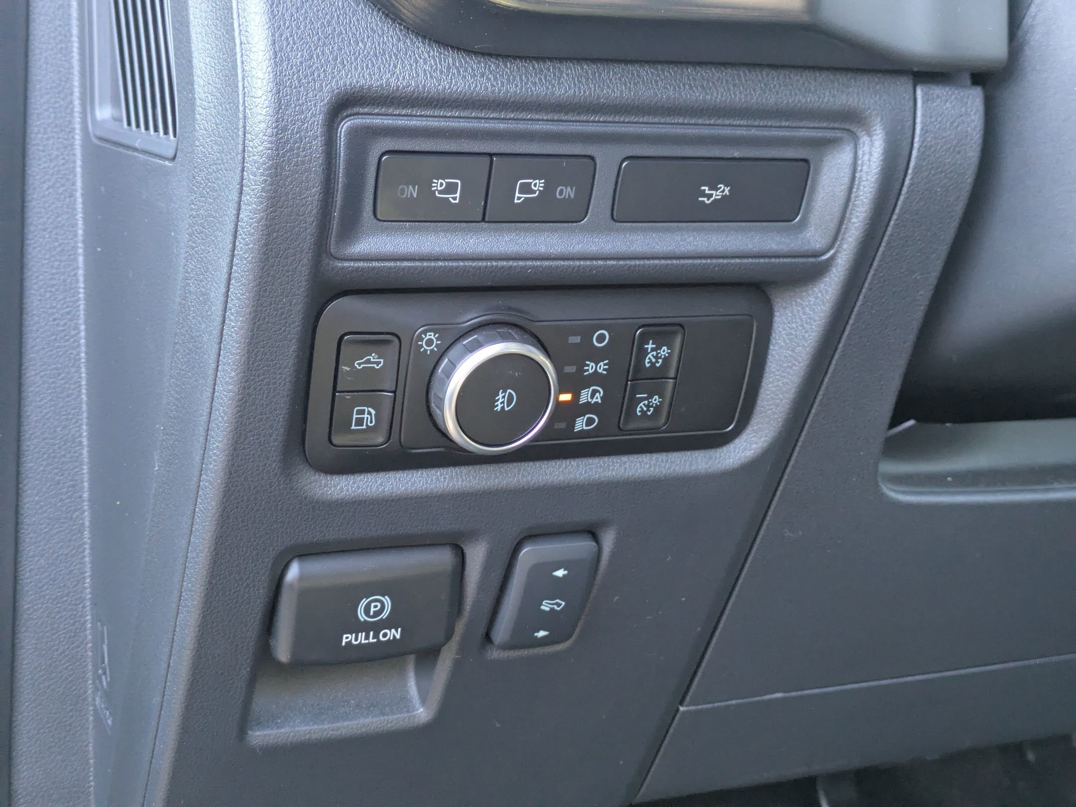 Certified 2023 Ford F150 Lariat w/ Equipment Group 502A High image 16