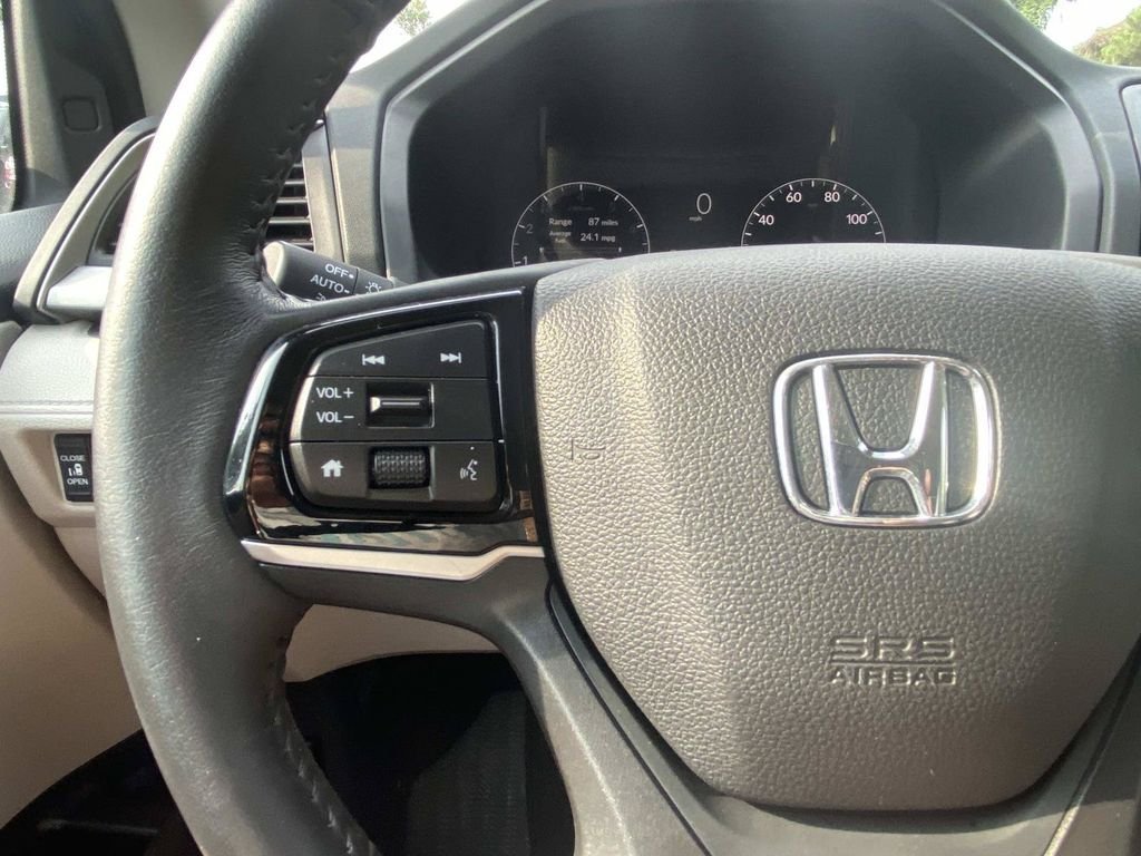 Used 2025 Honda Odyssey EX-L image 32