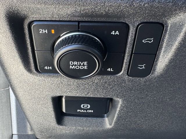 Certified 2025 Ford Expedition Active image 22