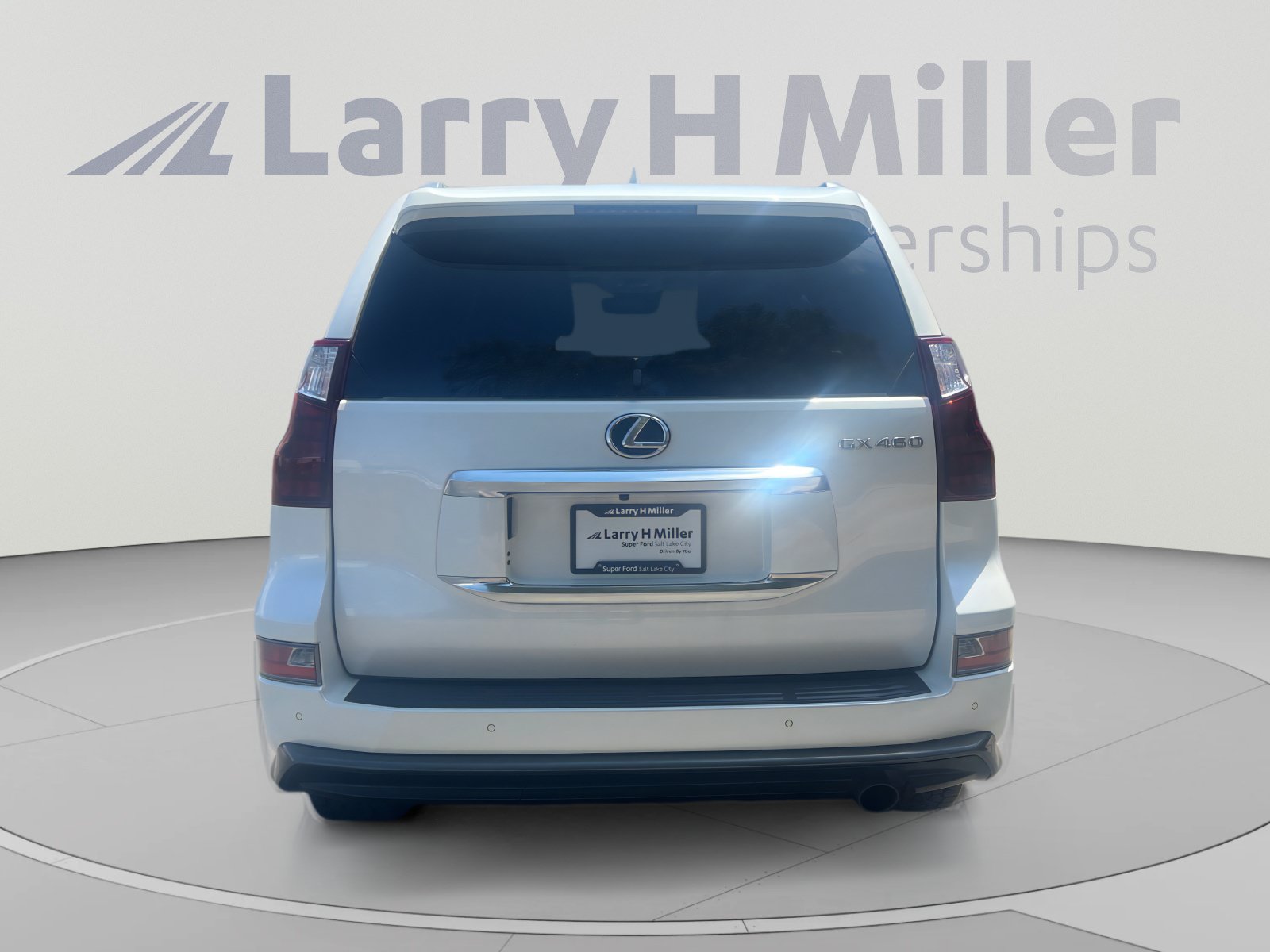 Used 2020 Lexus GX 460 Luxury w/ Luxury Sport Package AWD/4WD image 4