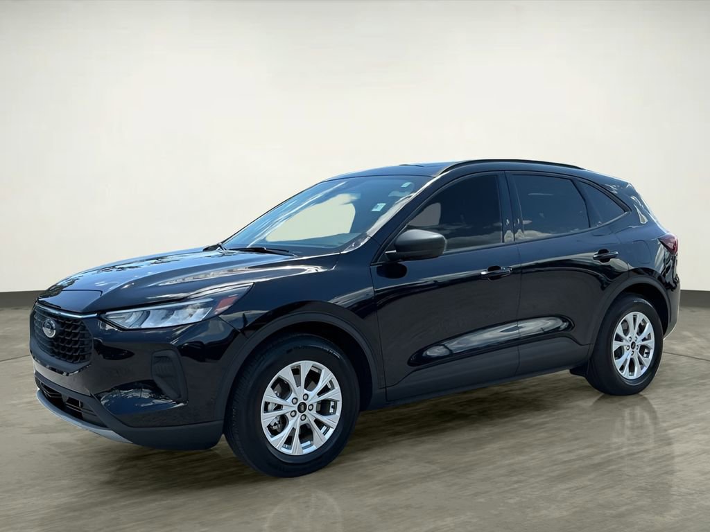 Certified 2025 Ford Escape Active w/ Tech Pack #1 FWD image 2