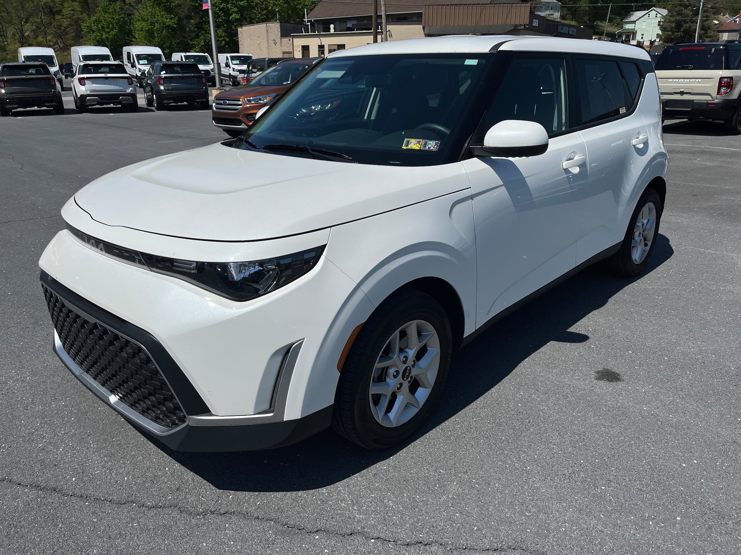 Used 2023 Kia Soul LX w/ Option Group 015 FWD image 19