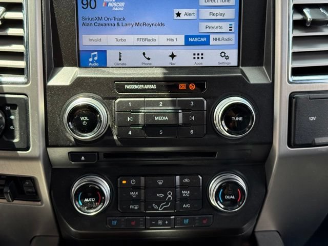 Certified 2017 Ford F350 Platinum w/ Platinum Ultimate Package AWD/4WD image 18