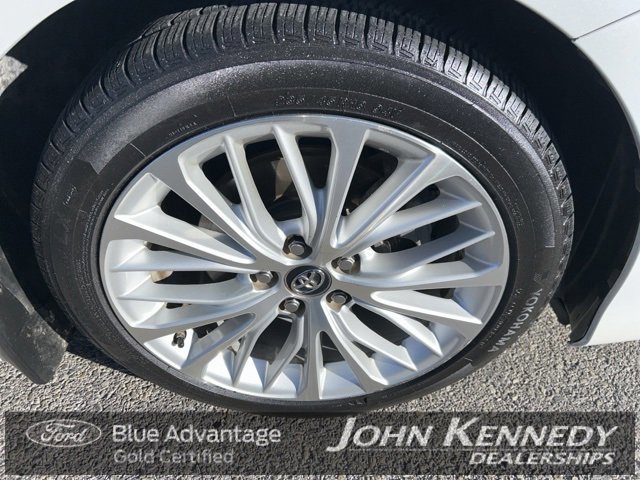 Used 2018 Toyota Camry XLE image 9