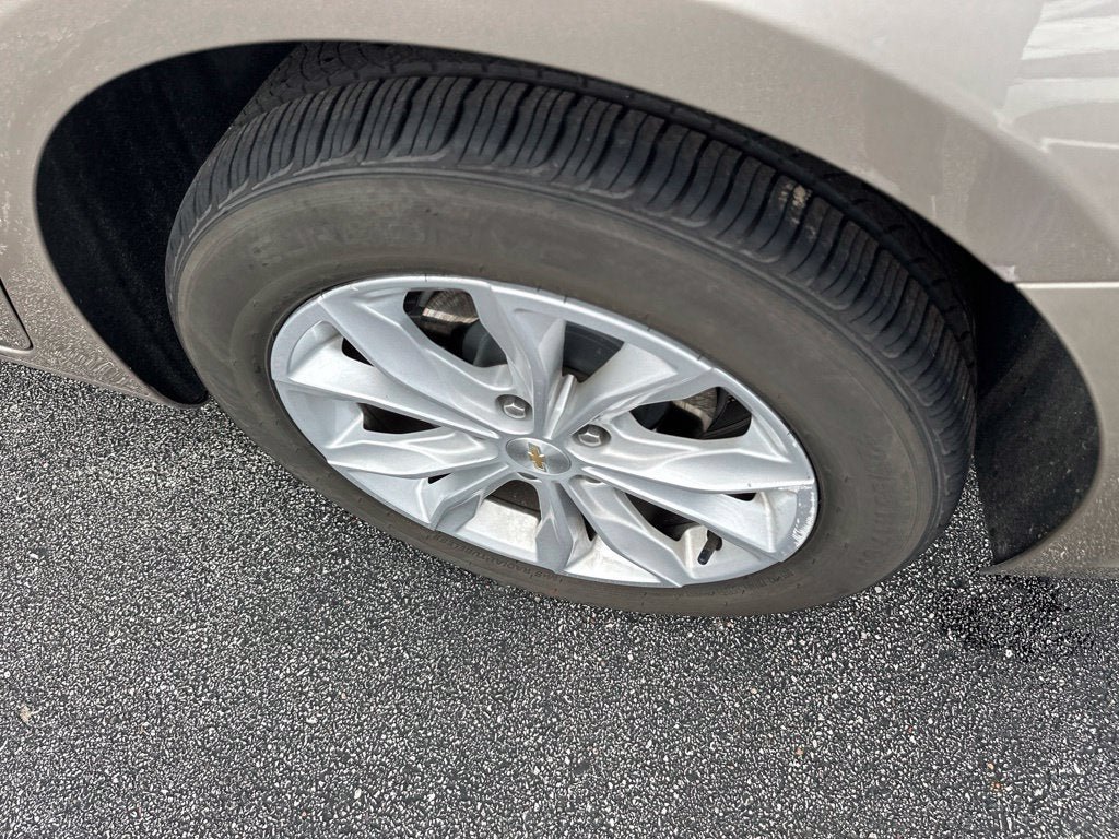 Used 2025 Chevrolet Malibu LT FWD image 8