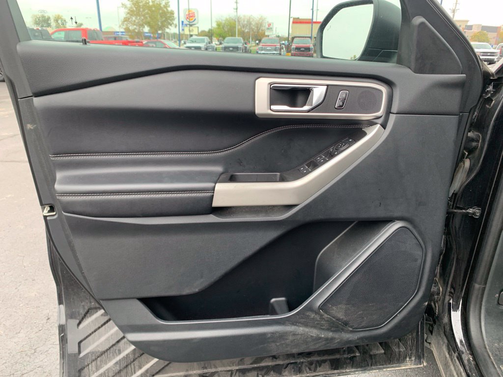 Certified 2021 Ford Explorer XLT w/ Equipment Group 202A AWD/4WD image 34