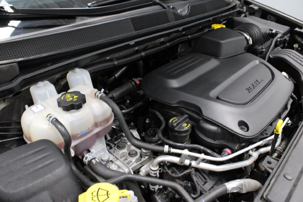 Used 2025 Chrysler Pacifica Select FWD image 15
