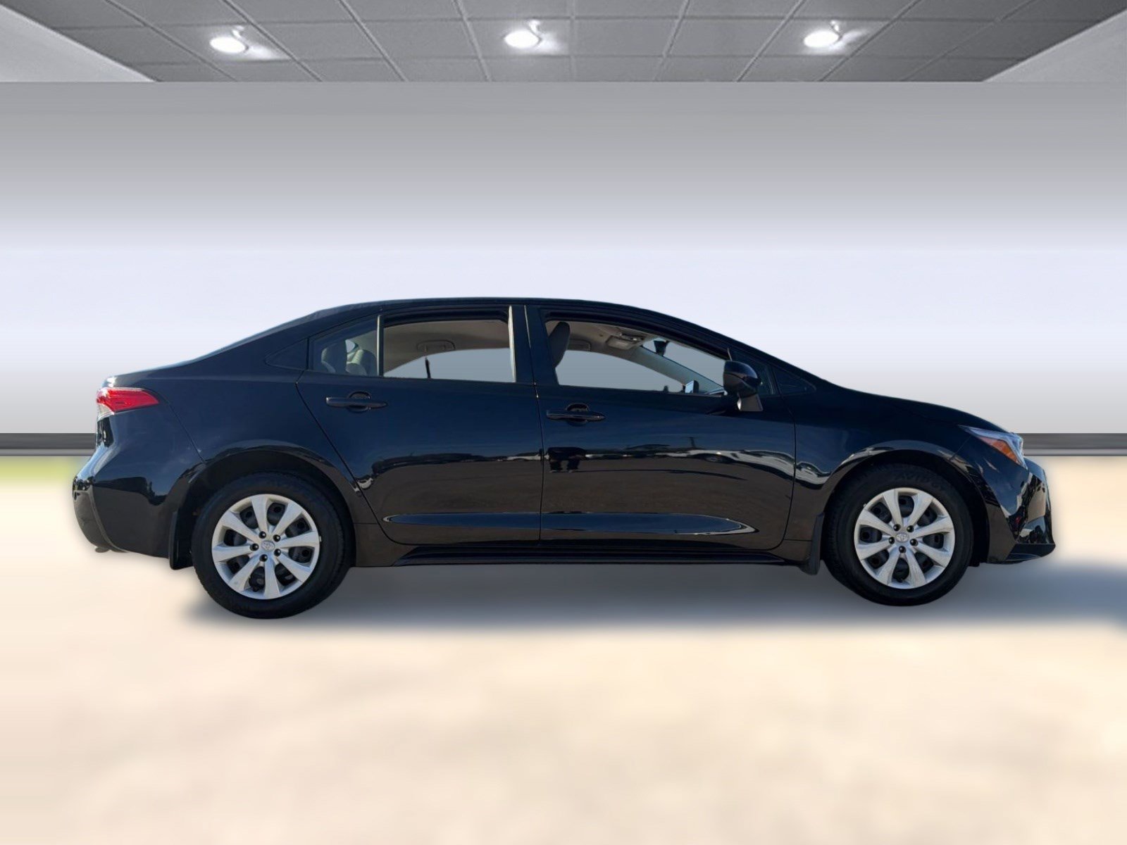 Used 2025 Toyota Corolla LE FWD image 8
