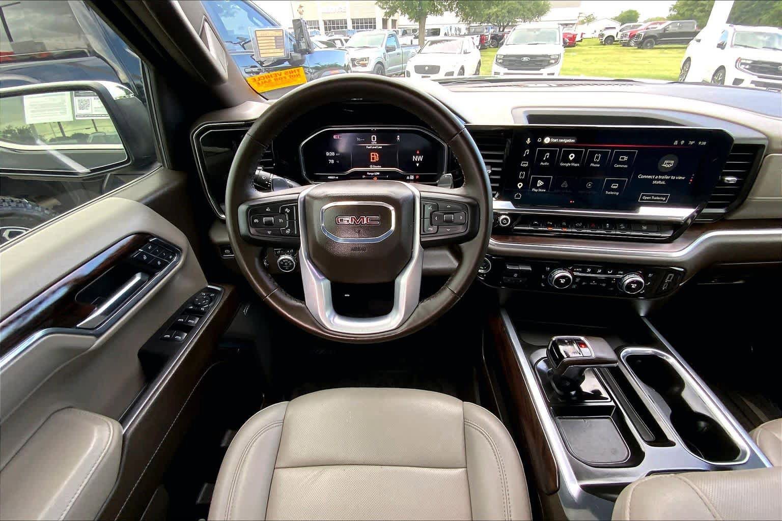 Used 2024 GMC Sierra 1500 SLT AWD/4WD image 6