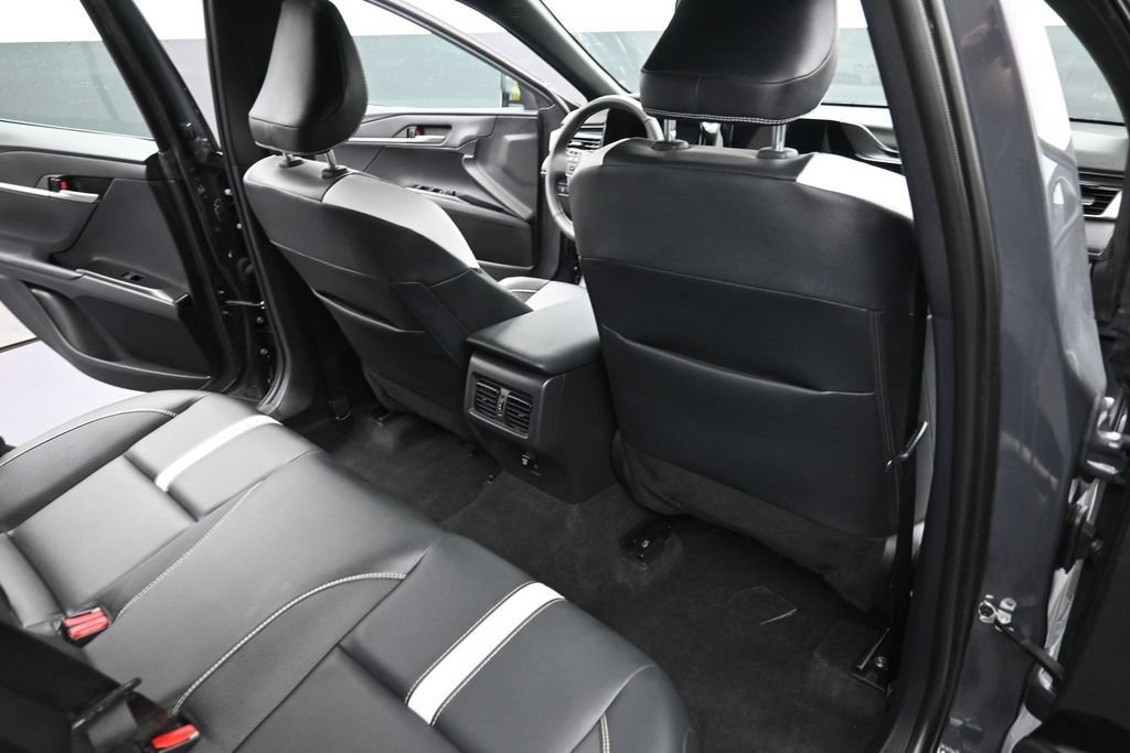 Used 2026 Toyota Camry SE FWD image 21