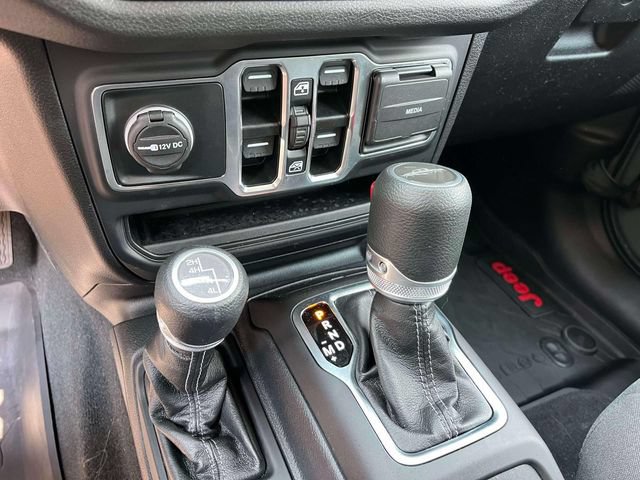 Used 2025 Jeep Gladiator Sport AWD/4WD image 31