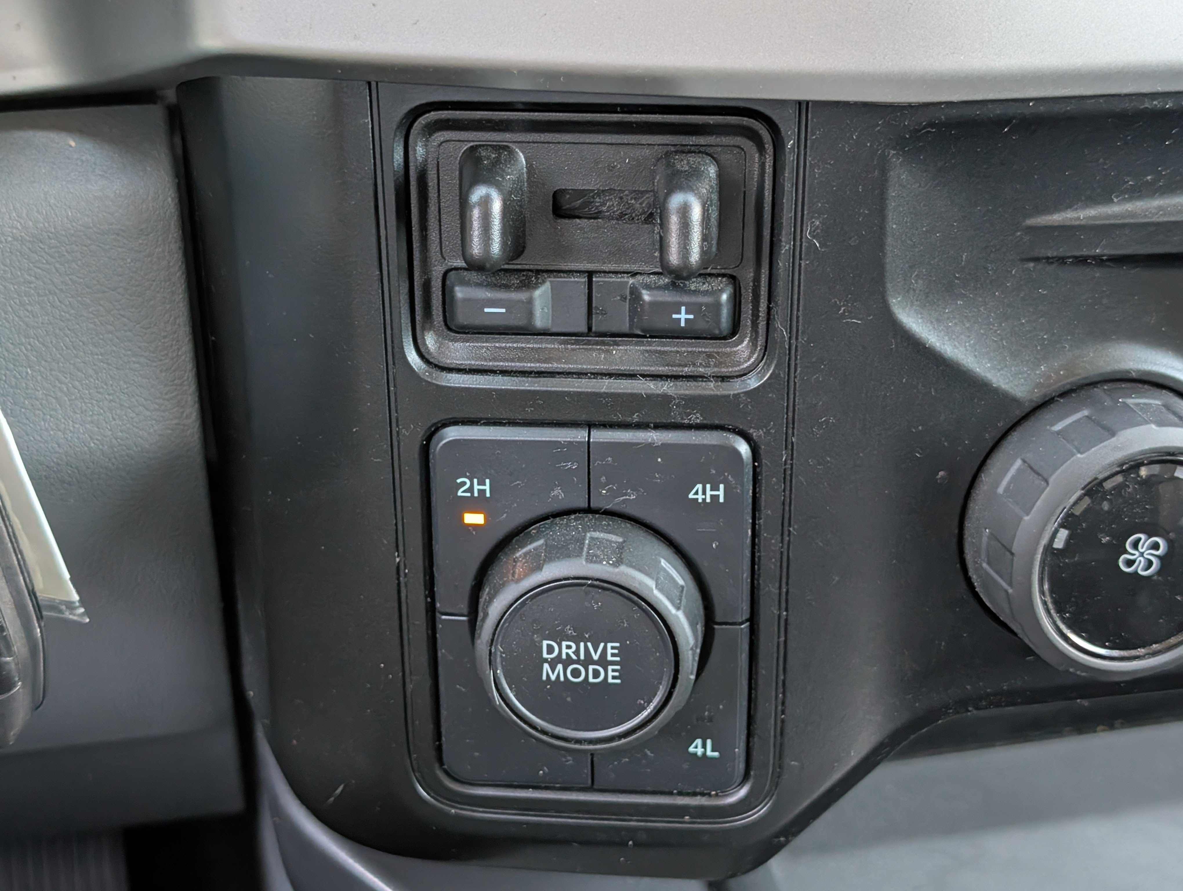 Certified 2024 Ford F350 XLT AWD/4WD image 28