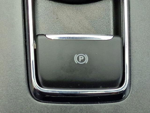 Certified 2020 Ford Fusion SE FWD image 25