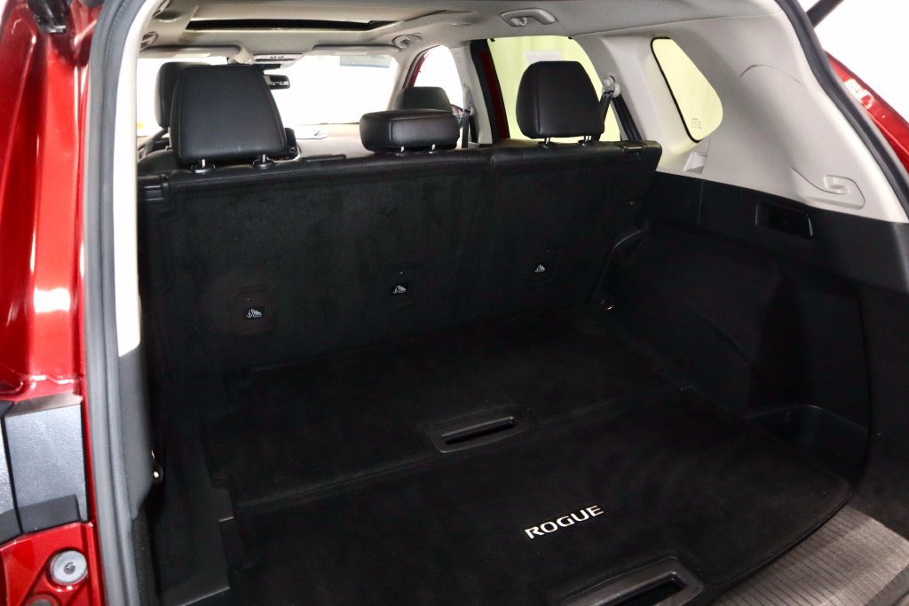 Used 2023 Nissan Rogue Platinum FWD image 15