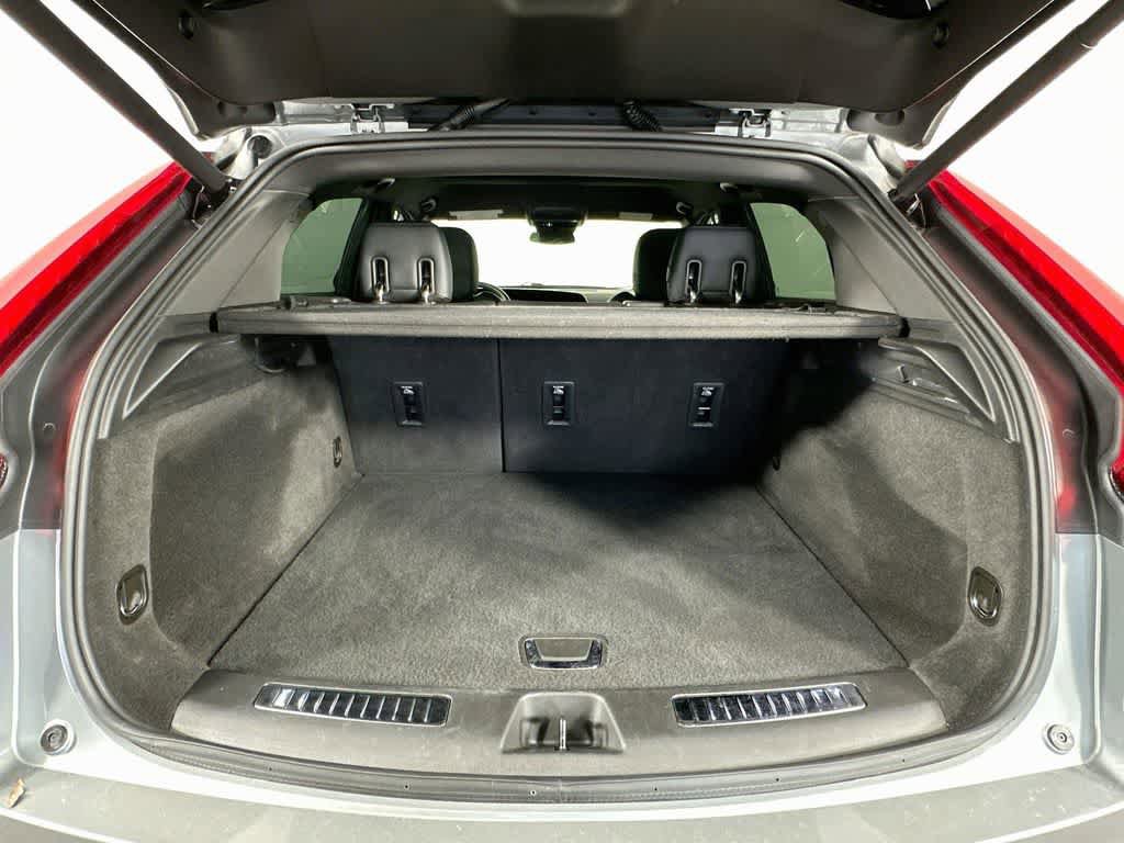 Used 2025 Cadillac XT4 Premium Luxury FWD image 21